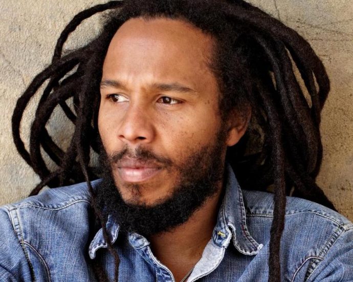 Ziggy Marley by Kii Arens