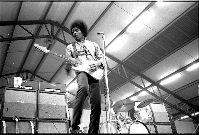 Popartiest Jimi Hendrix op Hippy Happy beurs voor jongeren in Ahoy