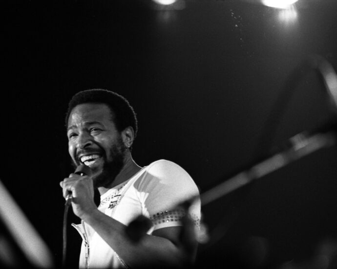 Marvin Gaye at the Forum 1974
